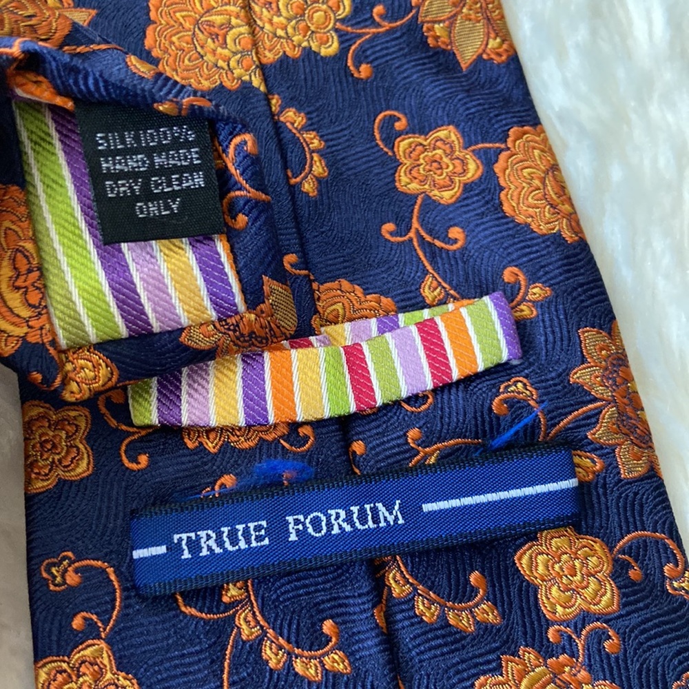 True Forum silk tie - Picture 4 of 7
